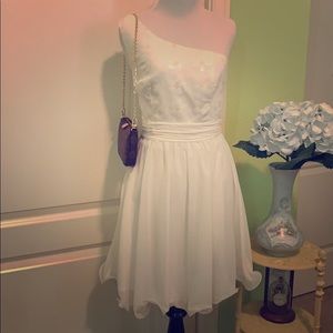 🌼Adorable white midi dress🌼